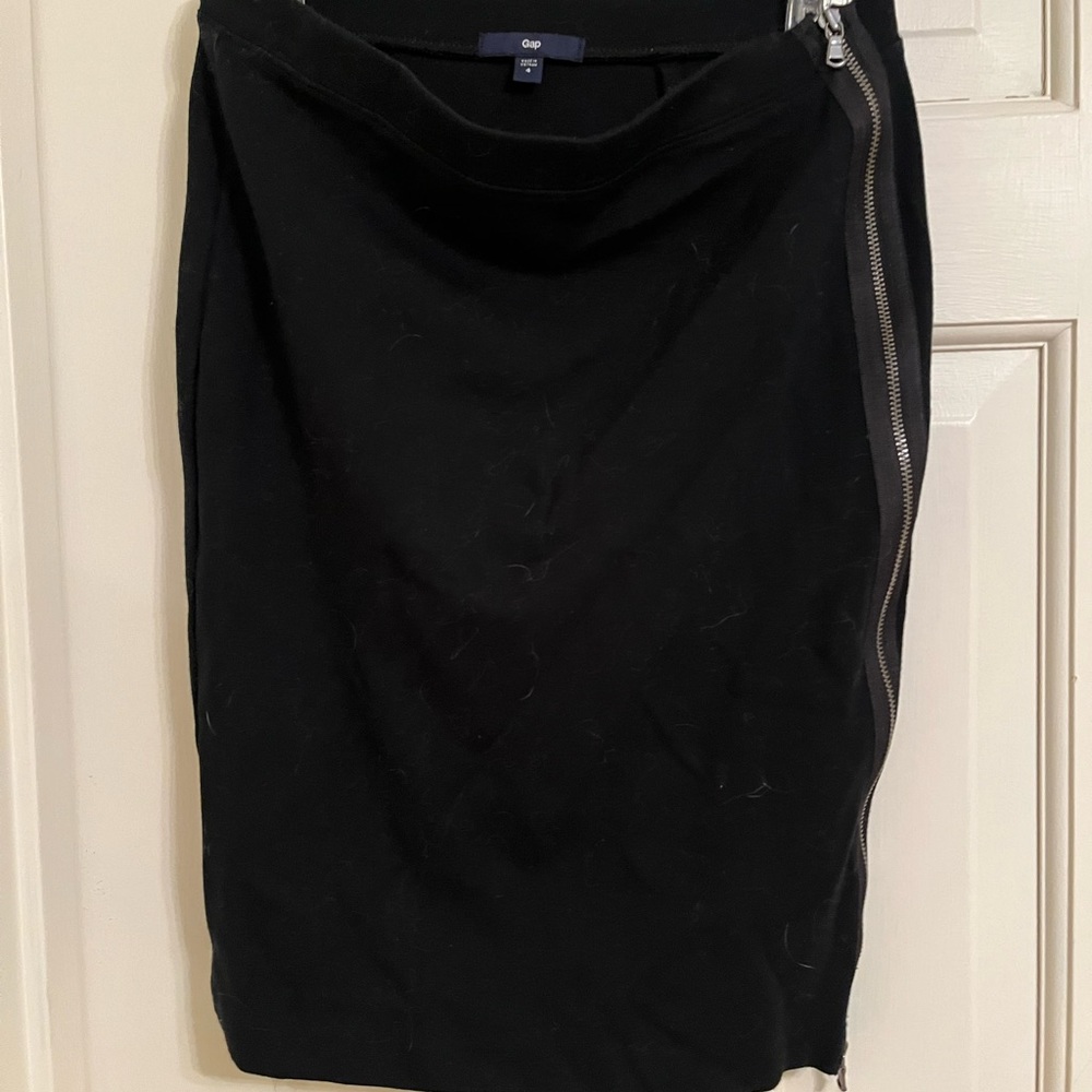 Gap black mini skirt